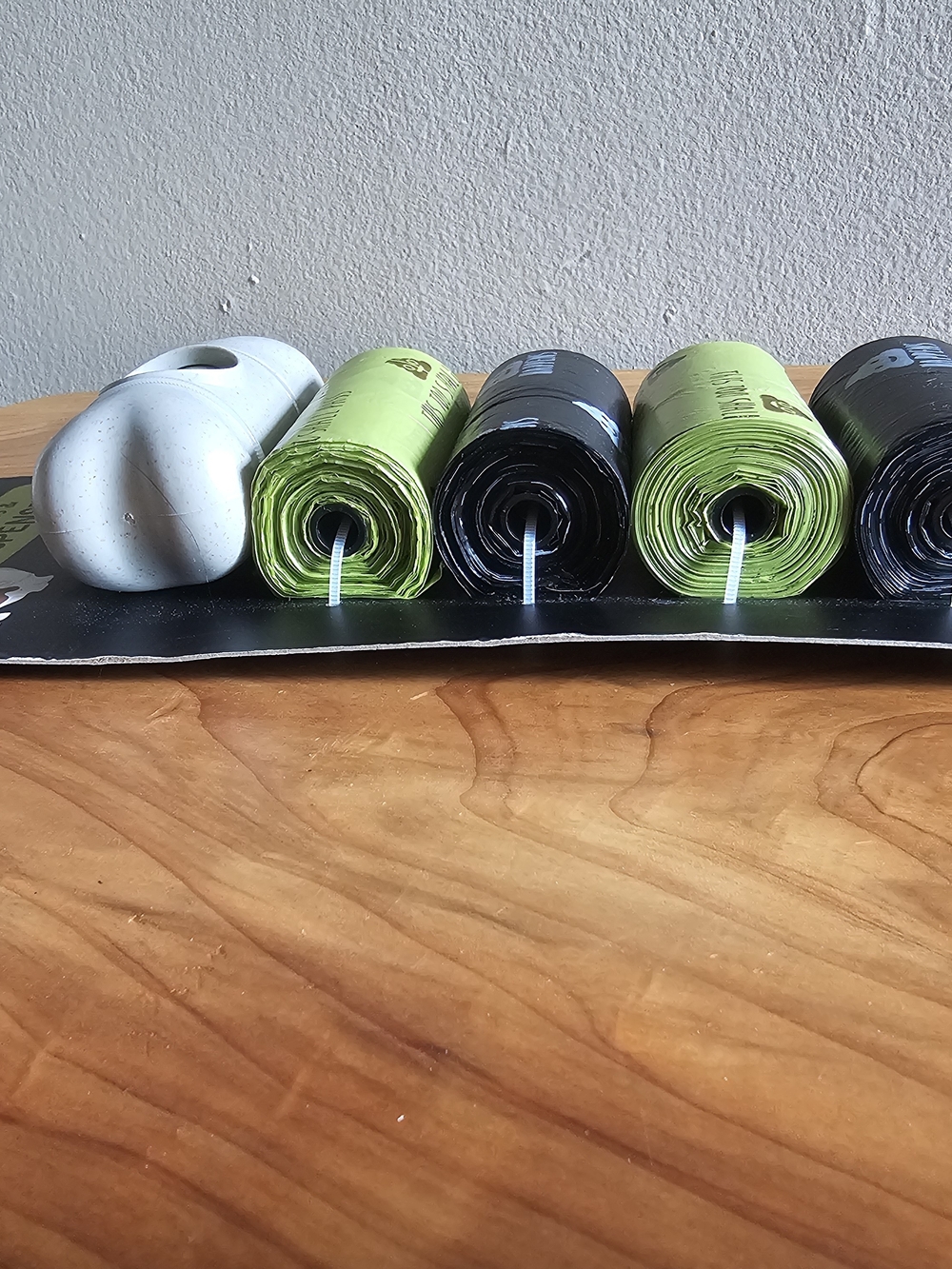 Humorous Poop Bags & Bone Dispenser - Green & Black Rolls - Picture 4 of 4